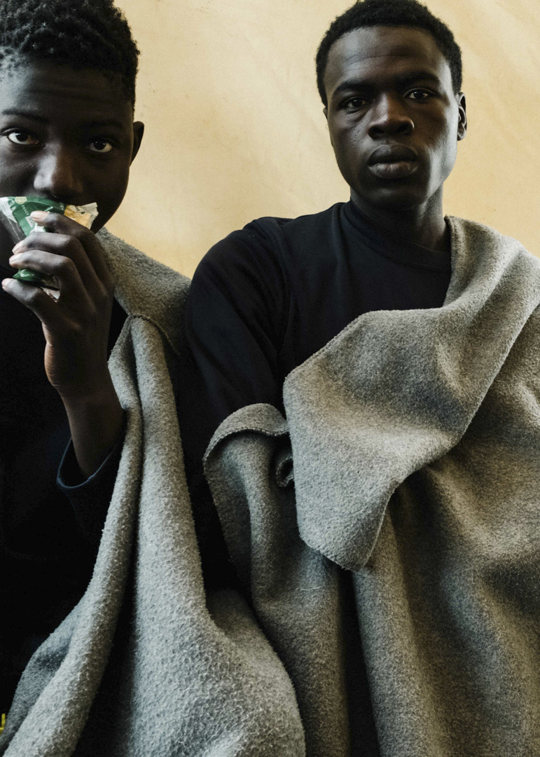 Ein Foto zweier geflüchteter von Michel Kekulé