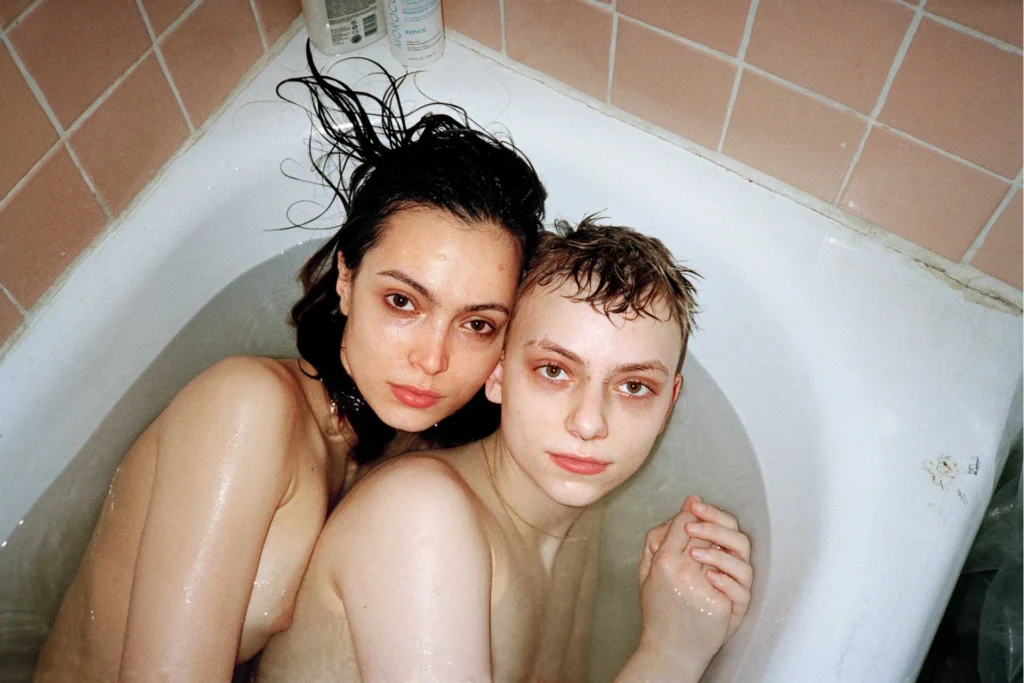 Marie Tomanova, Kate and Odie, 2017 © Marie Tomanova